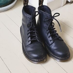 Dr. Marten's boys, big kid boots, size 3